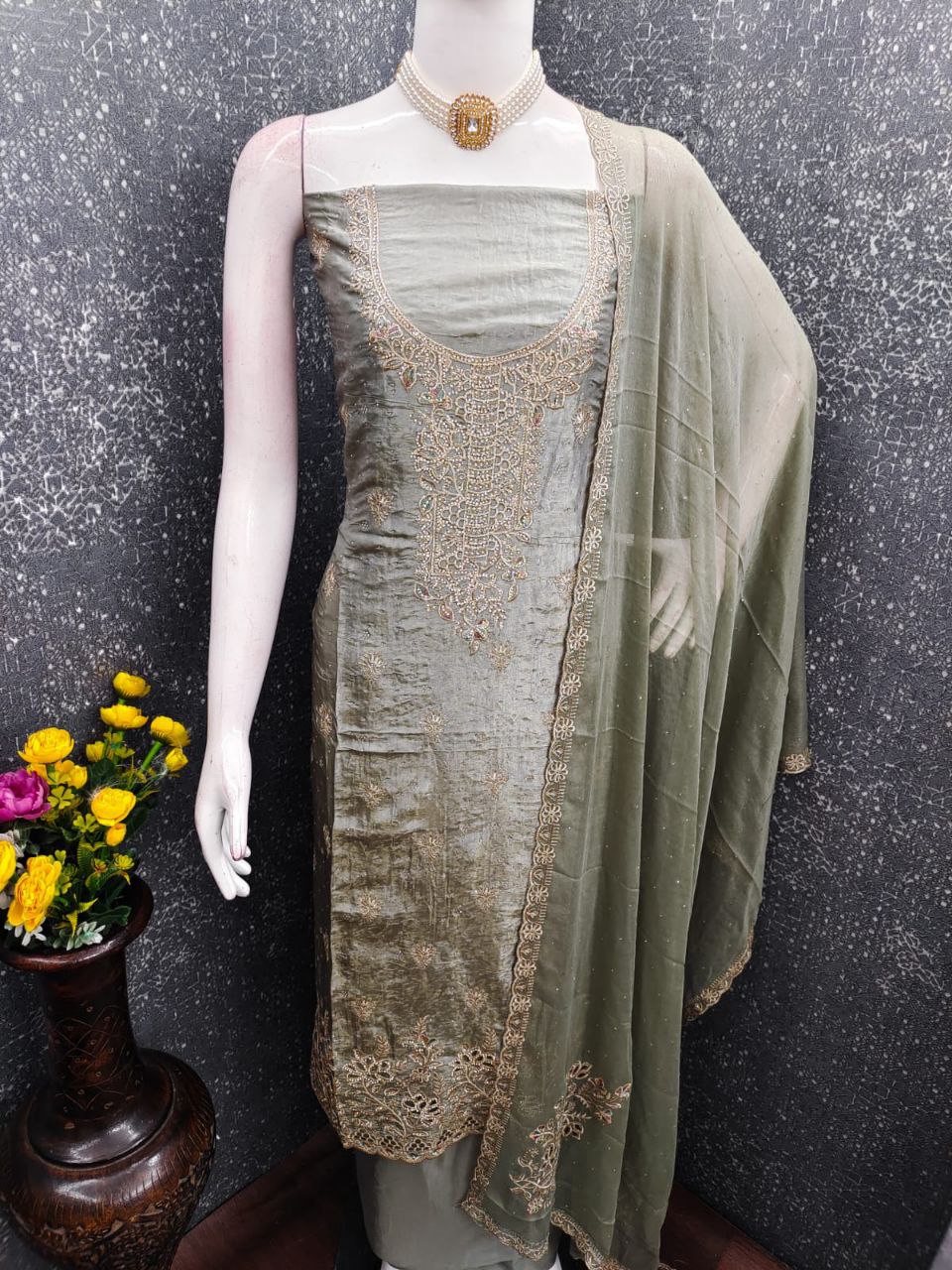 Suit salwar ( unstitched/ semi-stitched )&nbsp;