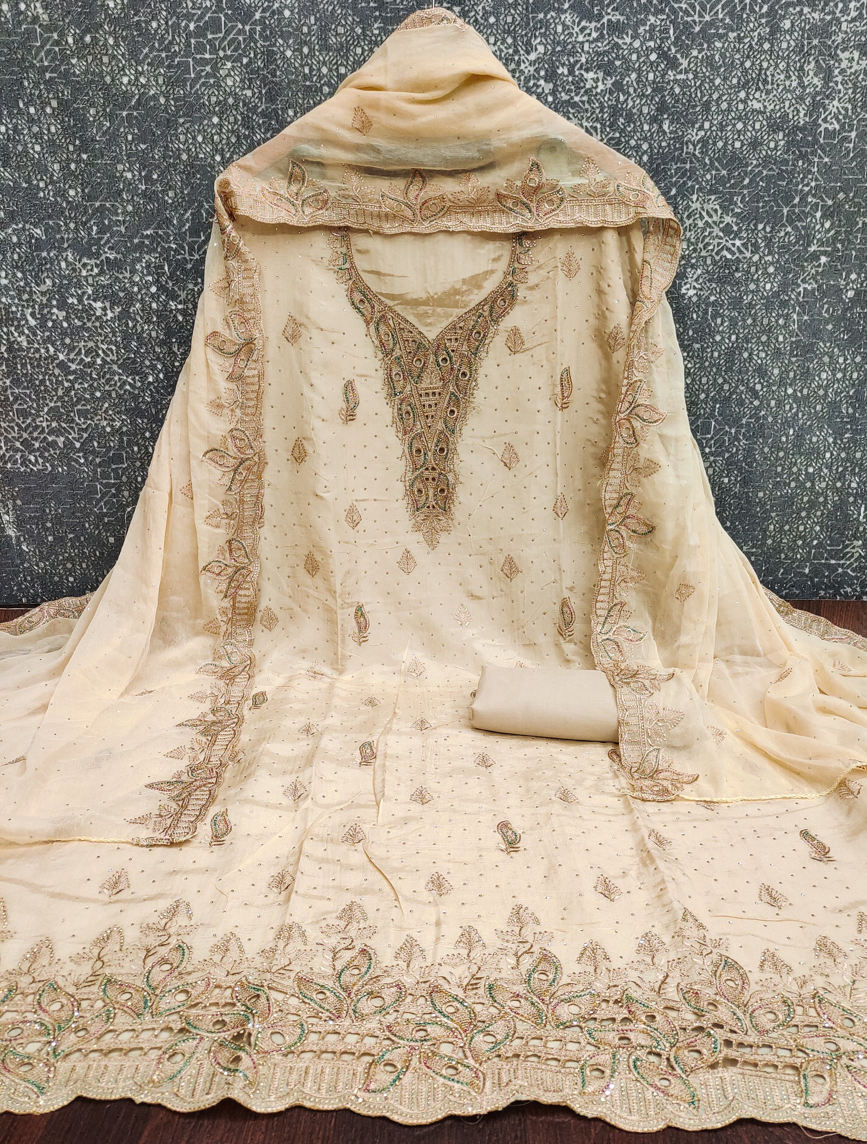 Unstitched and semi- stitching product  suit salwar  Top , bottom, duppata and inner set