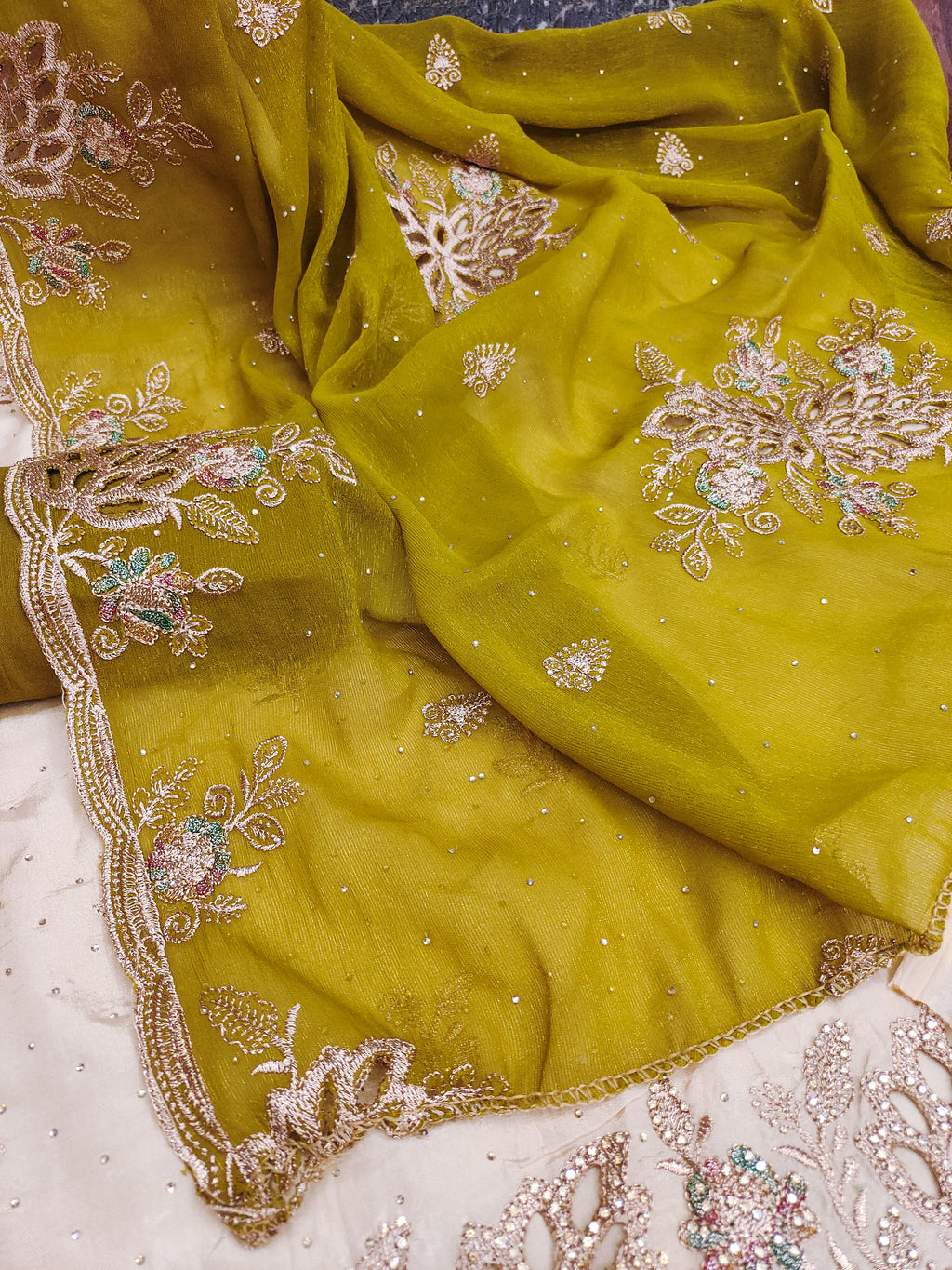 Suit salwar ( unstitched/ semi-stitched ) With Contrast set